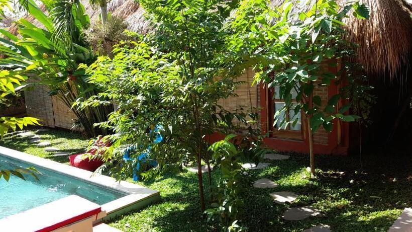 הוסטל Balicabana Bungalows