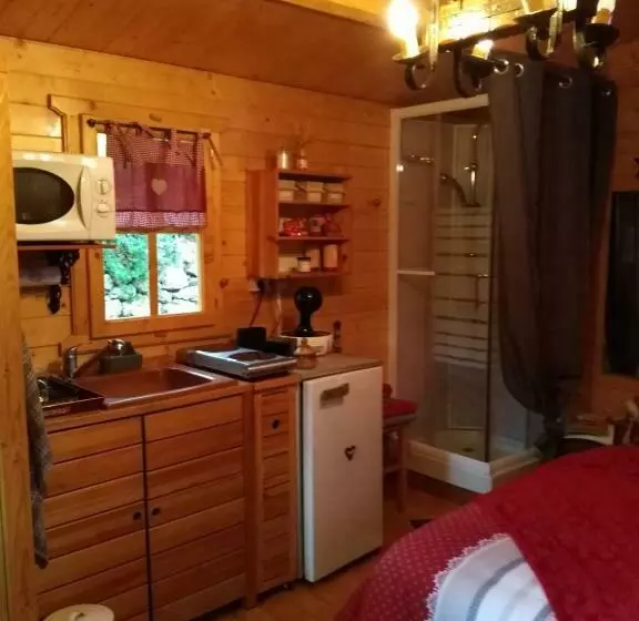 Aamiaismajoitus (B&B) Au Cabanon Chez Nath   Chbre D Hôtes