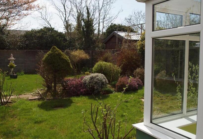 تختخواب و صبحانه Chez Sé