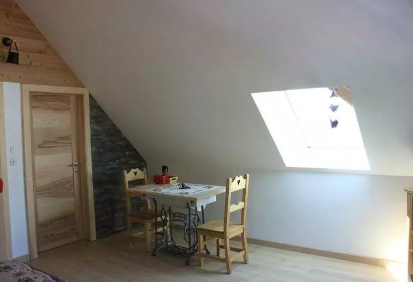 Aamiaismajoitus (B&B) Le Nid Du Kaloui