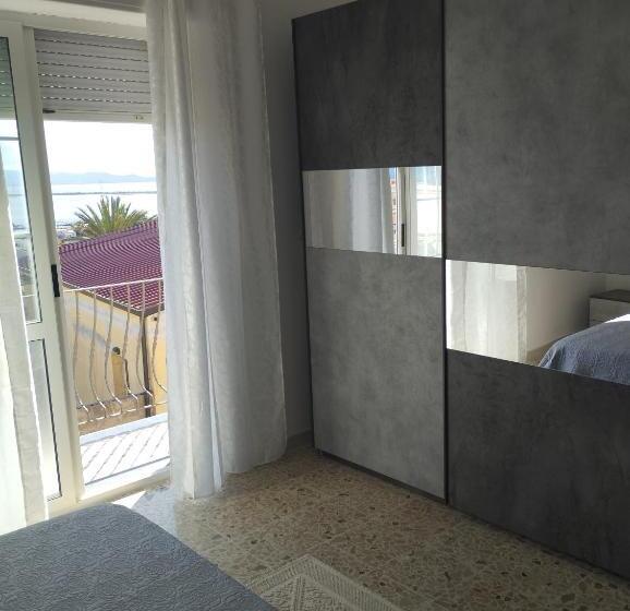 Casa Vacanza Anna Con Vista Balcone La Laguna ,situata A 5 Minuti Dal Centro A Piedi