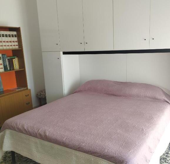 Casa Vacanza Anna Con Vista Balcone La Laguna ,situata A 5 Minuti Dal Centro A Piedi