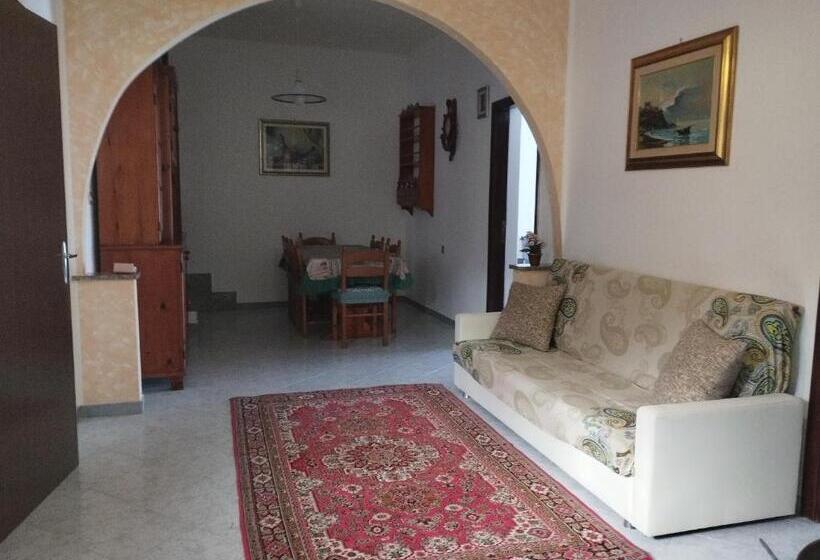 Casa Vacanza Anna Con Vista Balcone La Laguna ,situata A 5 Minuti Dal Centro A Piedi