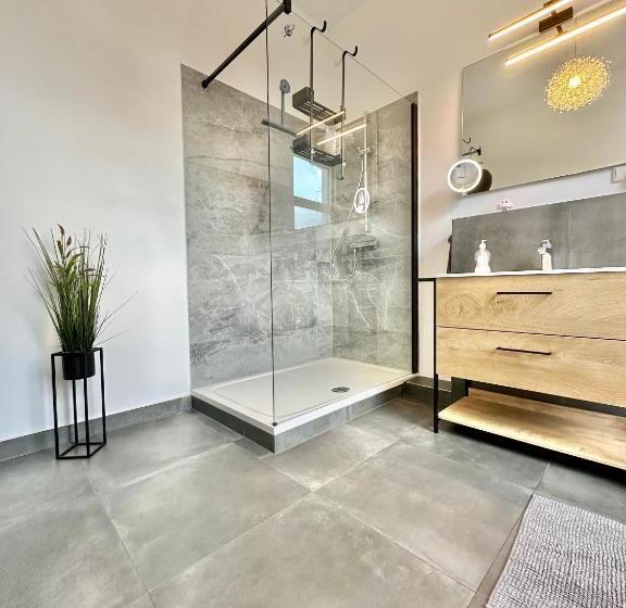 Exklusives City Apartment Im Herzen Oldenburgs Mit Balkon Und Parkplatz A36