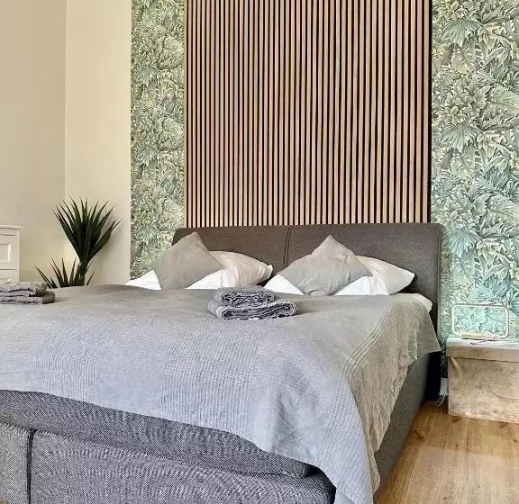 Exklusives City Apartment Im Herzen Oldenburgs Mit Balkon Und Parkplatz A36