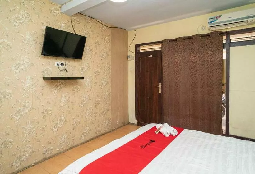 Hotelli Reddoorz Near Cyber Mall