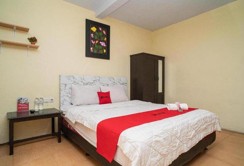 Hotel Reddoorz Near Cyber Mall
