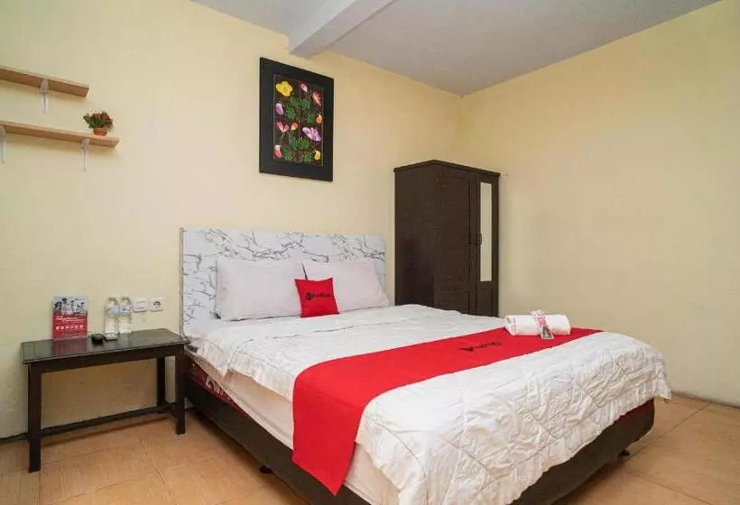 Hotelli Reddoorz Near Cyber Mall