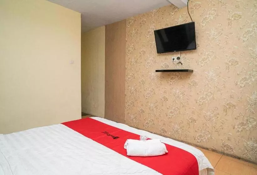 Hotelli Reddoorz Near Cyber Mall