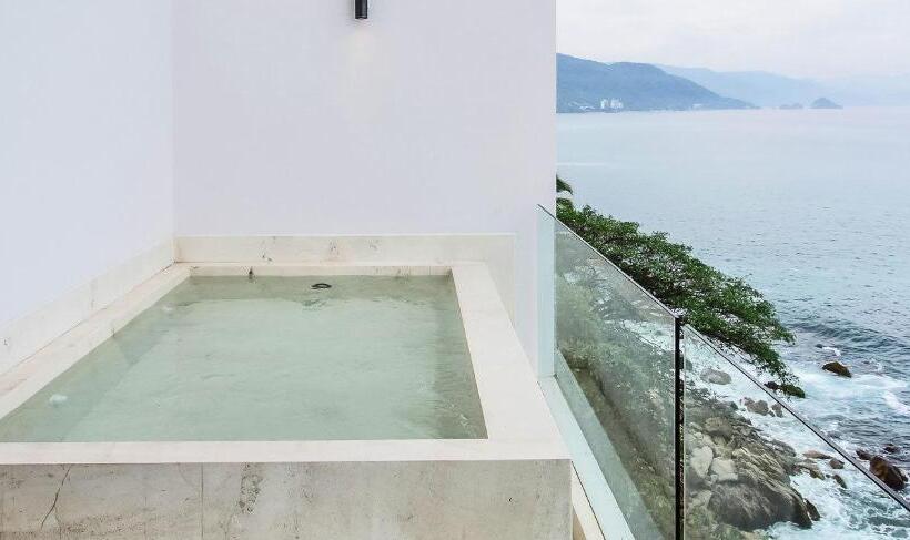 New Oceanfront Luxury Villa In Puerto Vallarta