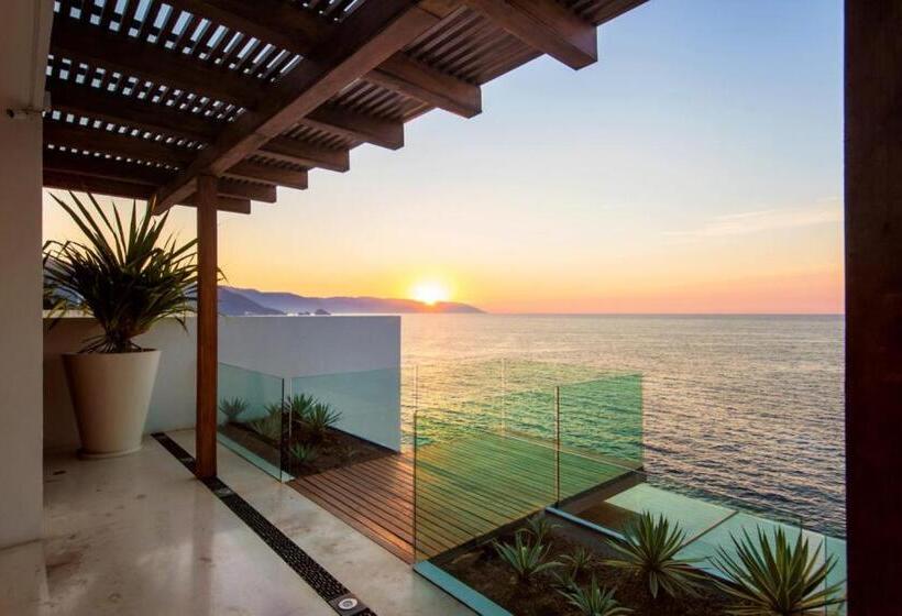 New Oceanfront Luxury Villa In Puerto Vallarta