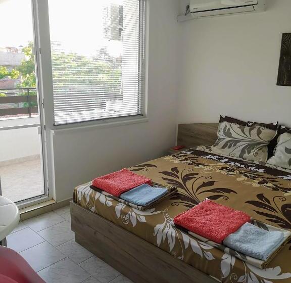 Пансион Guestrooms Stoyanovi