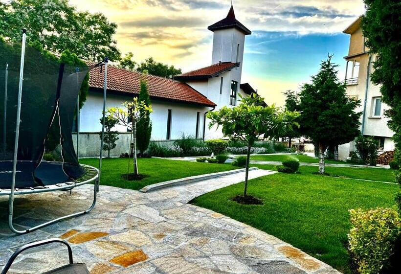 Пансион Guestrooms Stoyanovi