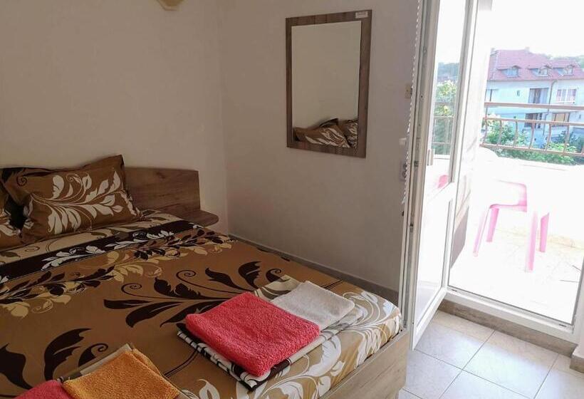 Пансион Guestrooms Stoyanovi