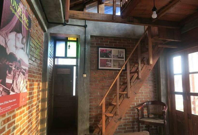 ペンション Rumah Sawomateng