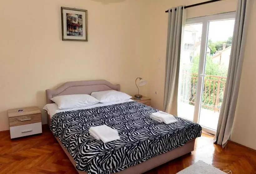 پانسیون Sobe Tivat