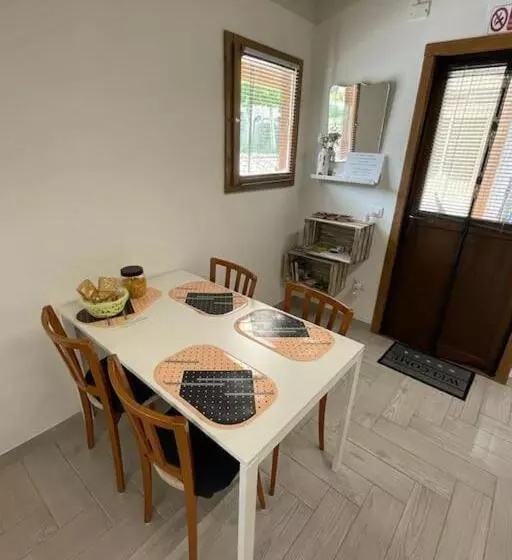 Una Casetta Intervineas