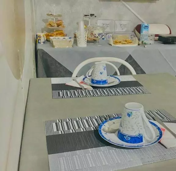 ベッドアンドブレックファースト Bed&breakfast Saturre
