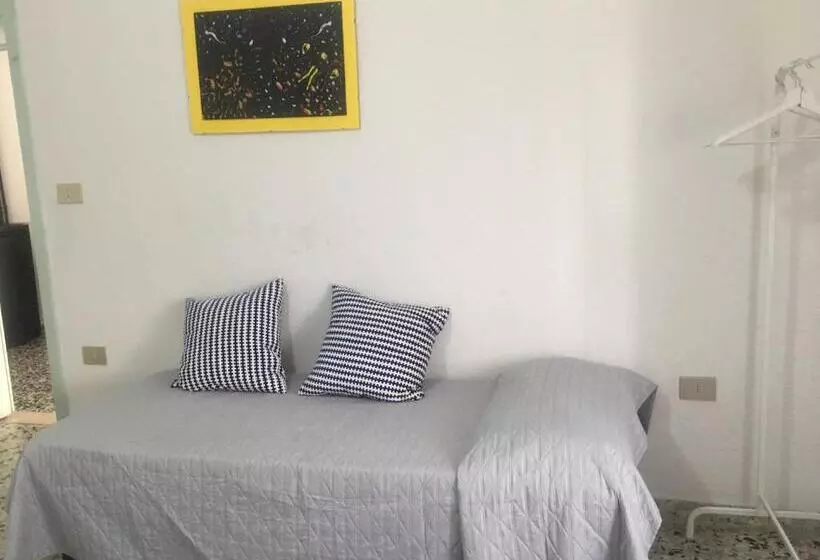 ベッドアンドブレックファースト Bed&breakfast Saturre