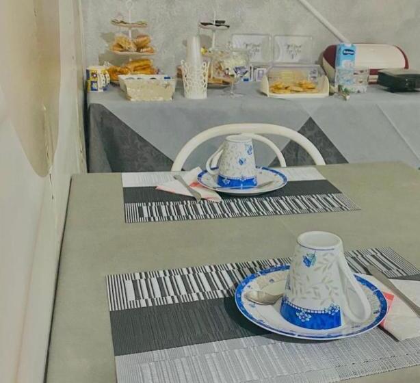 ベッドアンドブレックファースト Bed&breakfast Saturre