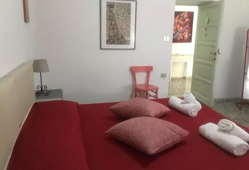ベッドアンドブレックファースト Bed&breakfast Saturre