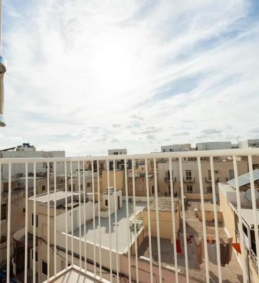 Brand New 1br In Central Malta Hosted By Sweetstay
