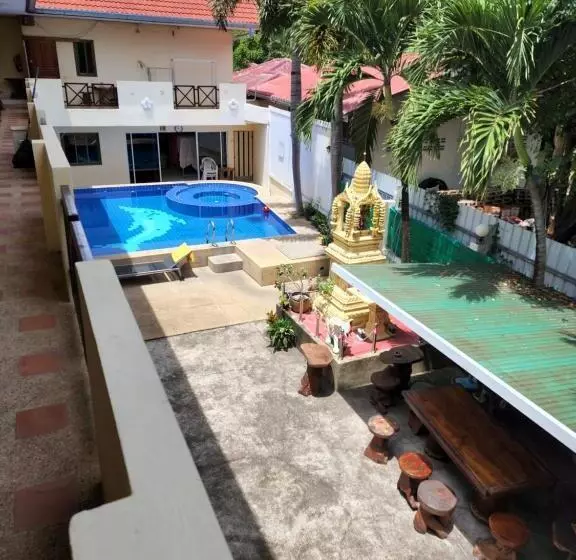 Happy Valley Pattaya