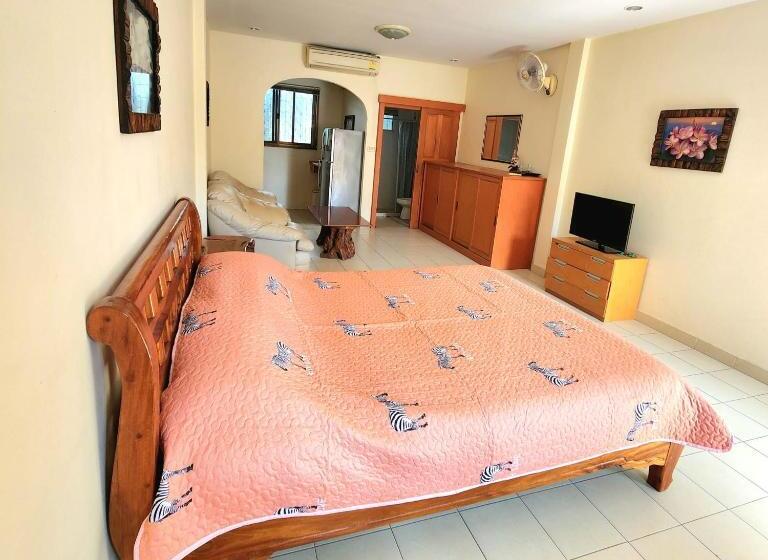 Happy Valley Pattaya