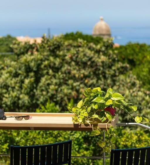 Hibiscusuno Tropea Residence