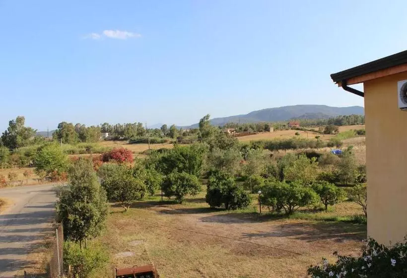 هتل Agriturismo L Agrumeto