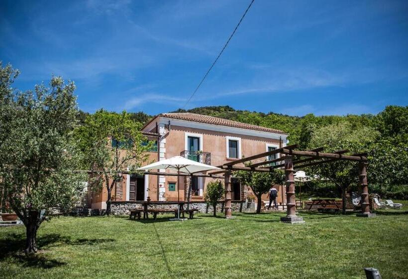 هتل Casale De Filippo