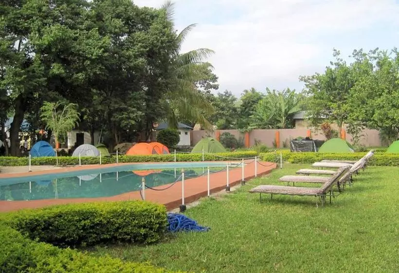 Hotelli Fig Tree Lodge Camp