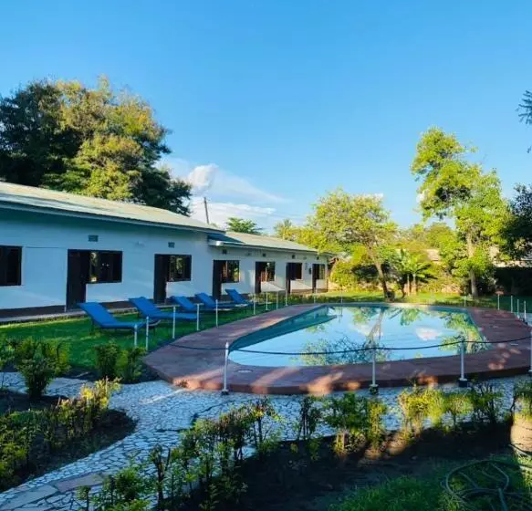 Hotelli Fig Tree Lodge Camp