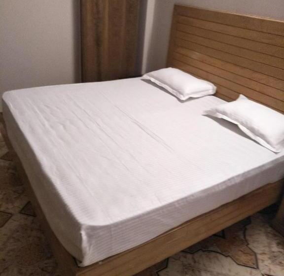 ホテル Kasauli Inn