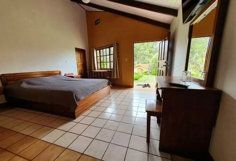 Hotelli Villa Zurqui