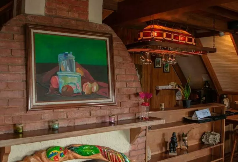 Hotelli Villa Zurqui