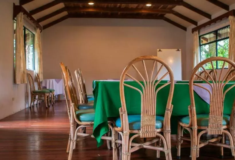 Hotelli Villa Zurqui