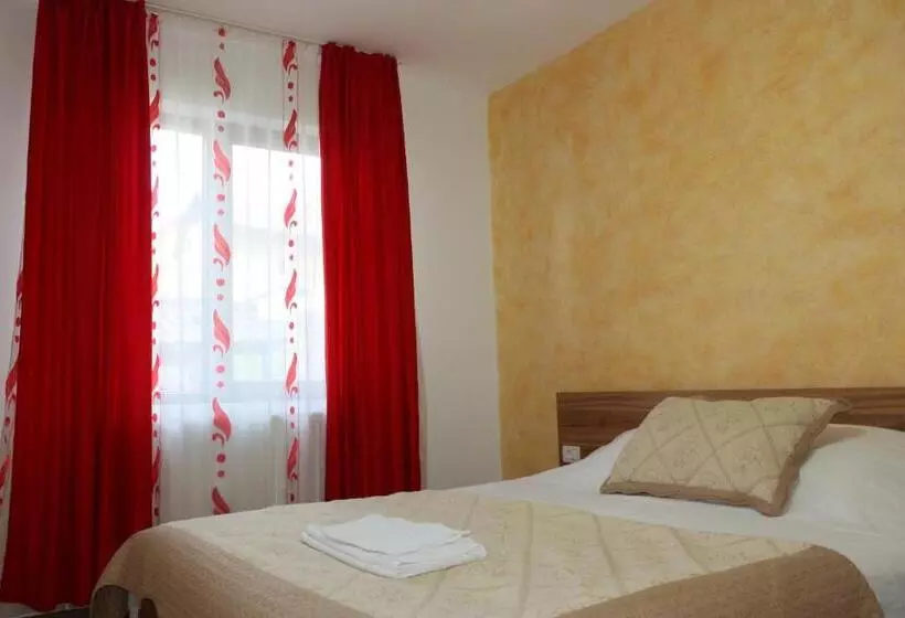 Majatalo Perla Munților