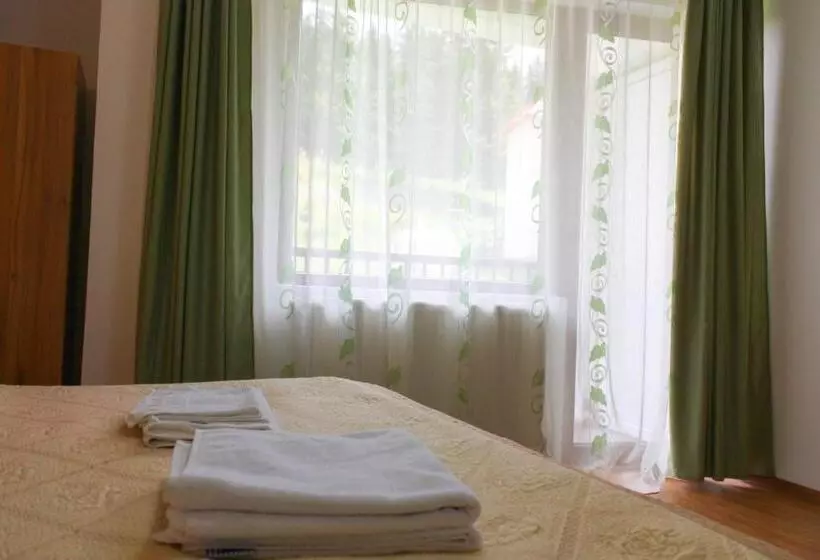 Majatalo Perla Munților