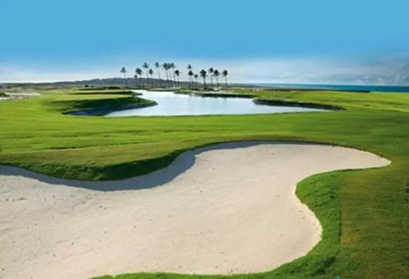 リゾートホテル Riviera Beach Place & Manhattan Golf Residence