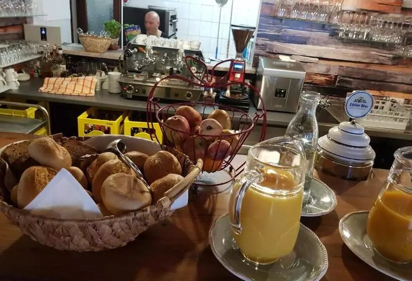 Aamiaismajoitus (B&B) Pension – Restaurant Jägerwinkl