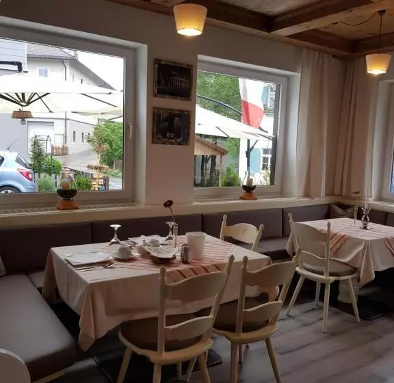 Aamiaismajoitus (B&B) Pension – Restaurant Jägerwinkl