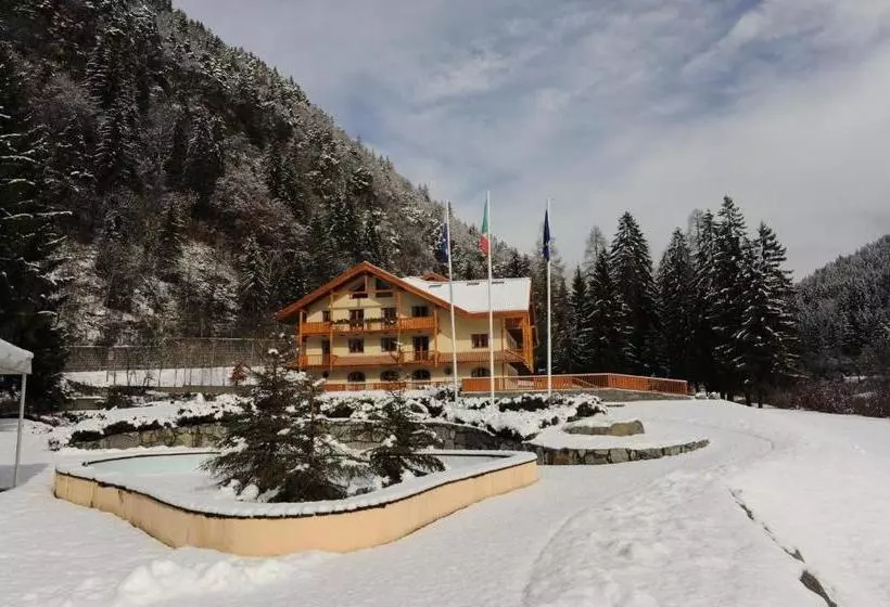 Holidays Dolomiti Apartment Resort