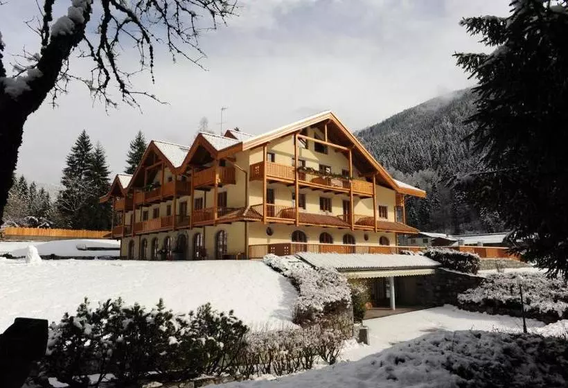 Holidays Dolomiti Apartment Resort