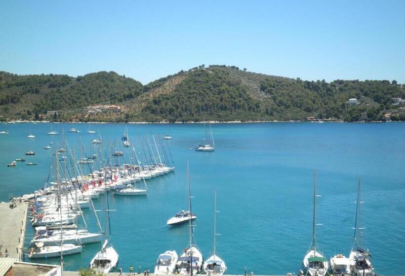 בית מלון כפרי Babis