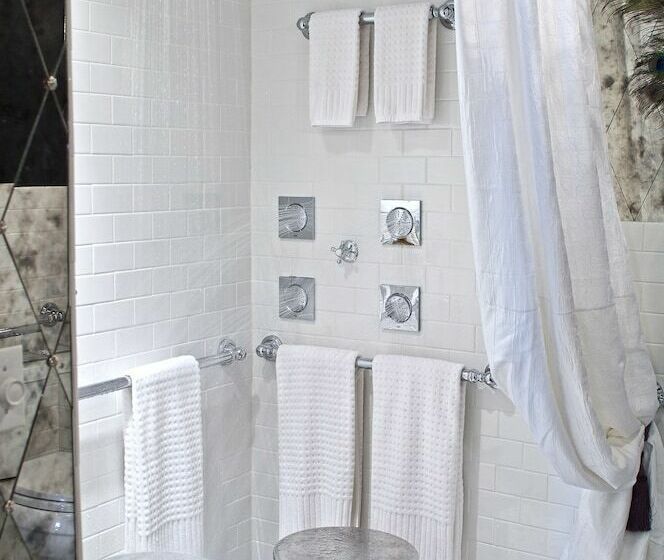 فندق Baker House