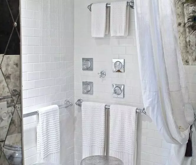 فندق Baker House