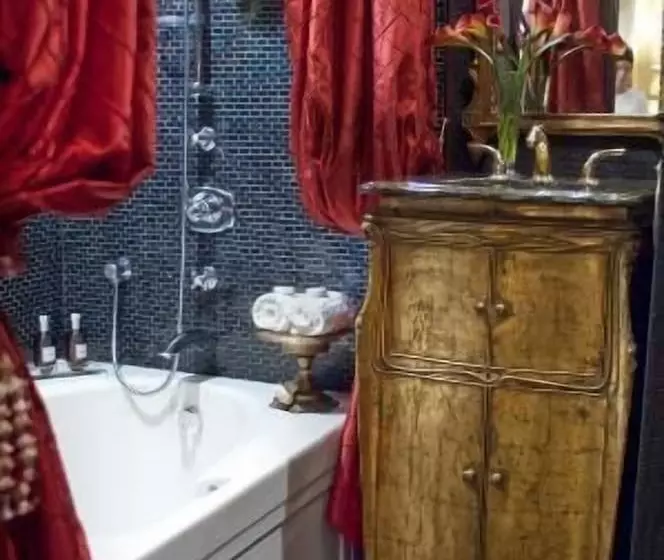 فندق Baker House