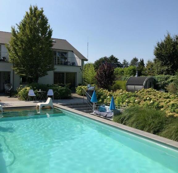 فندق Guesthouse De Witte Merel Deluxe