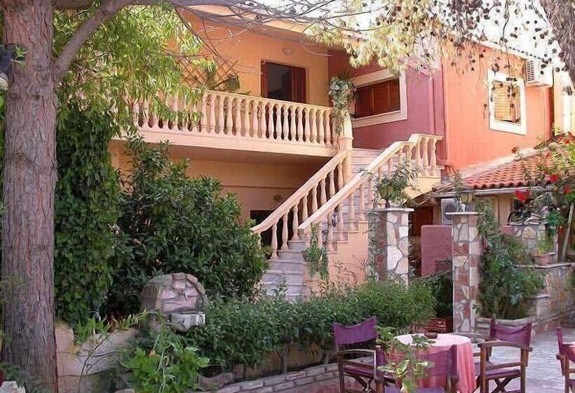 فندق Castella Beach